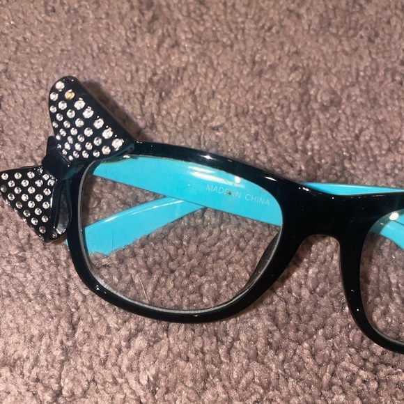 set of 3 glasses non prescription nerd clear lens and 1 sunglasses EUC - Picture 2 of 6